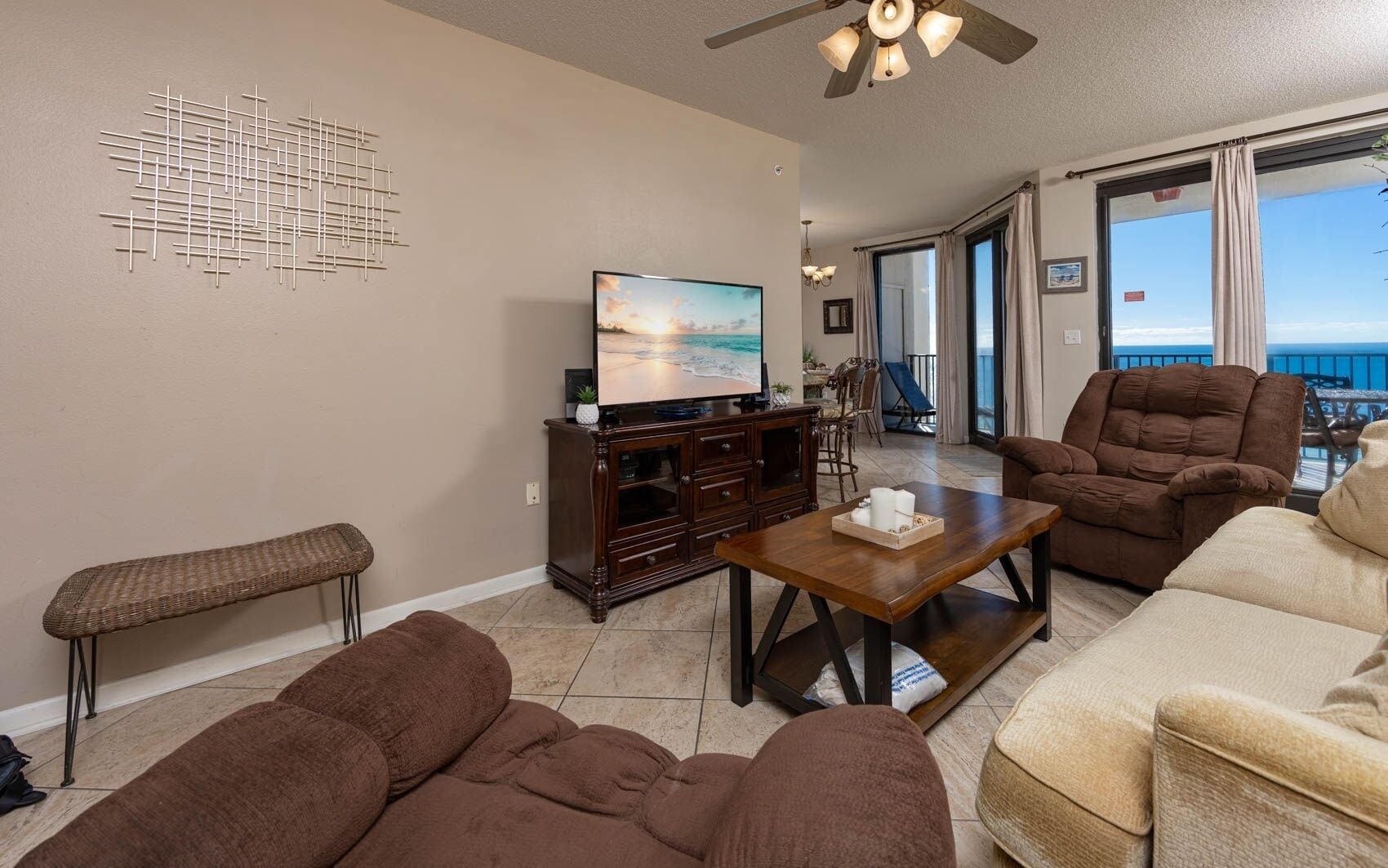 Condo, 1 Bedroom | Living area