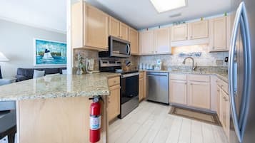 Condo, 1 Bedroom | Private kitchen | Coffee/tea maker, fridge, oven