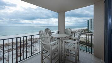 Condo, 1 Bedroom | Outdoor dining