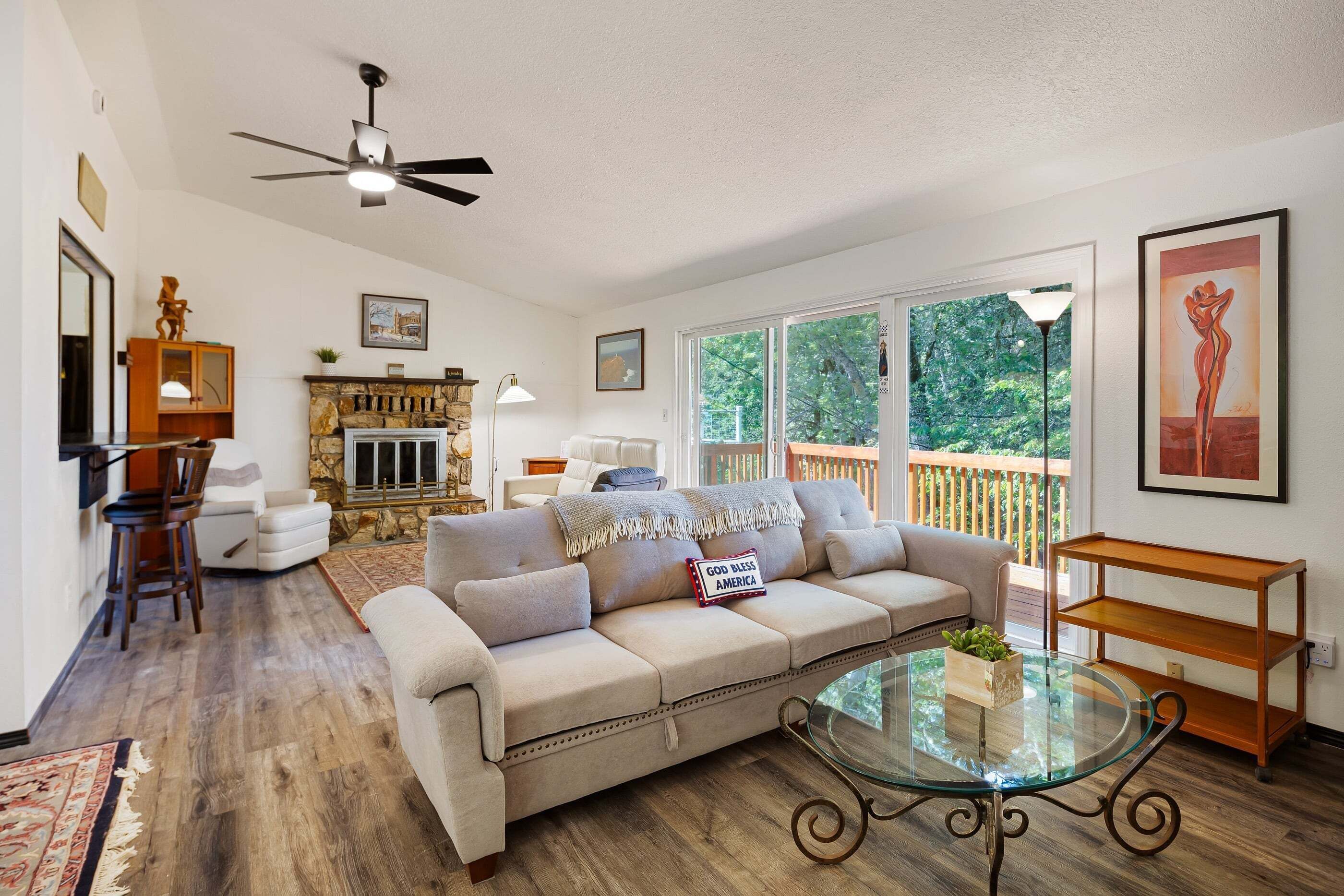 House, 4 Bedrooms | Living area