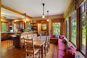Casa, 4 habitaciones | Restaurantes