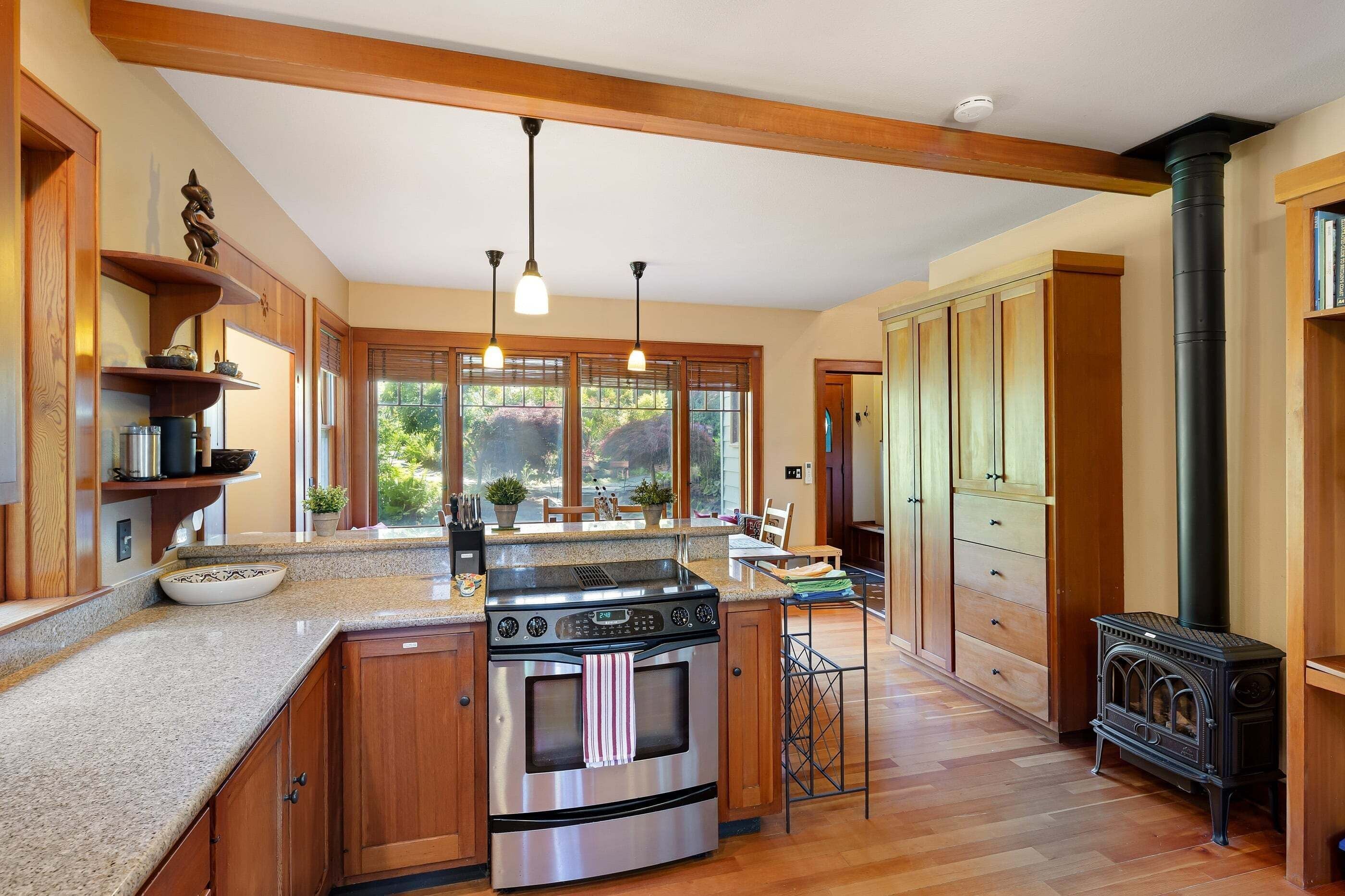 House, 4 Bedrooms | Private kitchen | Coffee/tea maker, fridge, oven, toaster