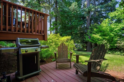 Craftsman Grove - 10 Minutes To Campus 4 Bedroom Home