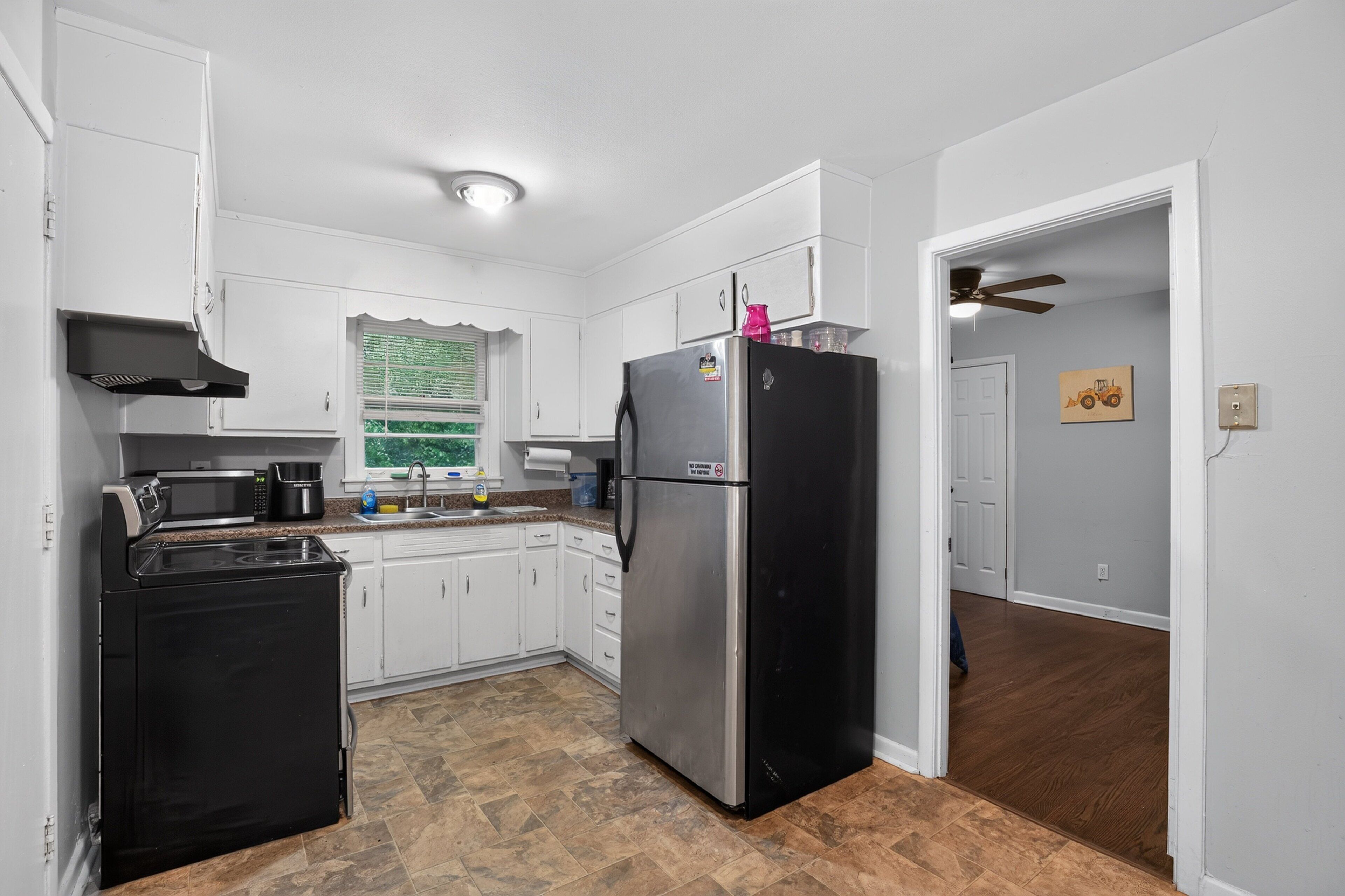 House, 3 Bedrooms | Private kitchen