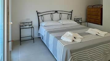 3 habitaciones, tabla de planchar con plancha, wifi y ropa de cama