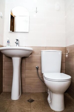 Comfort Quadruple Room, Balcony, City View | Bathroom - Hayi Tun Guesthouse (Goris)