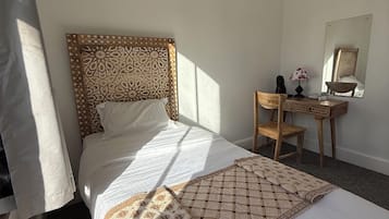 Habitación individual Deluxe | Escritorio, espacio para trabajar con laptop y wifi gratis