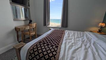 Habitació doble Deluxe, vistes al mar | Escriptori, espai de treball apte per a portàtils i wifi gratuïta