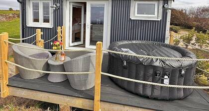 Luxury Cornish Countryside Hut for 2
