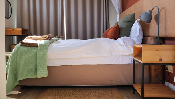 Comfort Apartment | In-room safe, desk, laptop workspace, blackout curtains