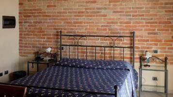 Chambre Double Standard | Coffres-forts dans les chambres, bureau, rideaux occultants