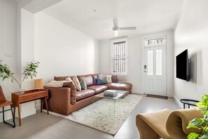 Living area - 44 Adelaide Street (Surry Hills)