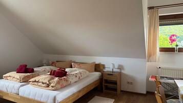 3 Schlafzimmer, Bügeleisen/Bügelbrett, WLAN, Bettwäsche