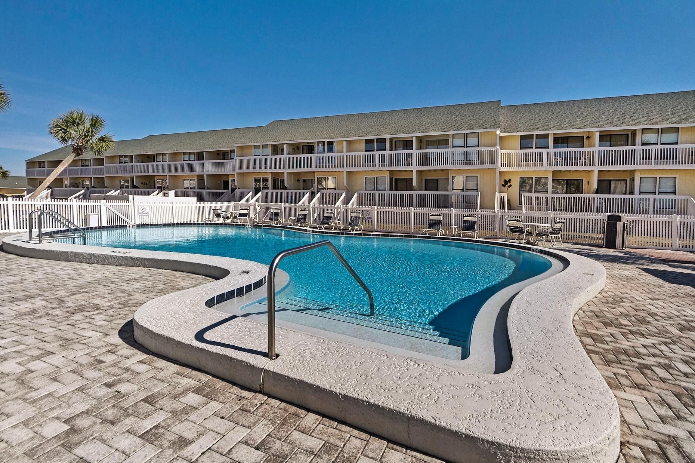 Condo, 1 cama Queen size y sofá cama (Sandpiper Cove 2015) | Alberca | Alberca al aire libre y alberca climatizada
