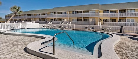 Condo, 1 cama Queen size y sofá cama (Sandpiper Cove 2015) | Alberca | Alberca al aire libre y alberca climatizada