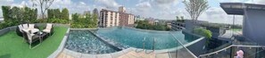 Pool - Vrbo Property (Krung Thep Maha Nakhon)