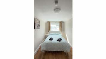Iron/ironing board, free WiFi, bed sheets