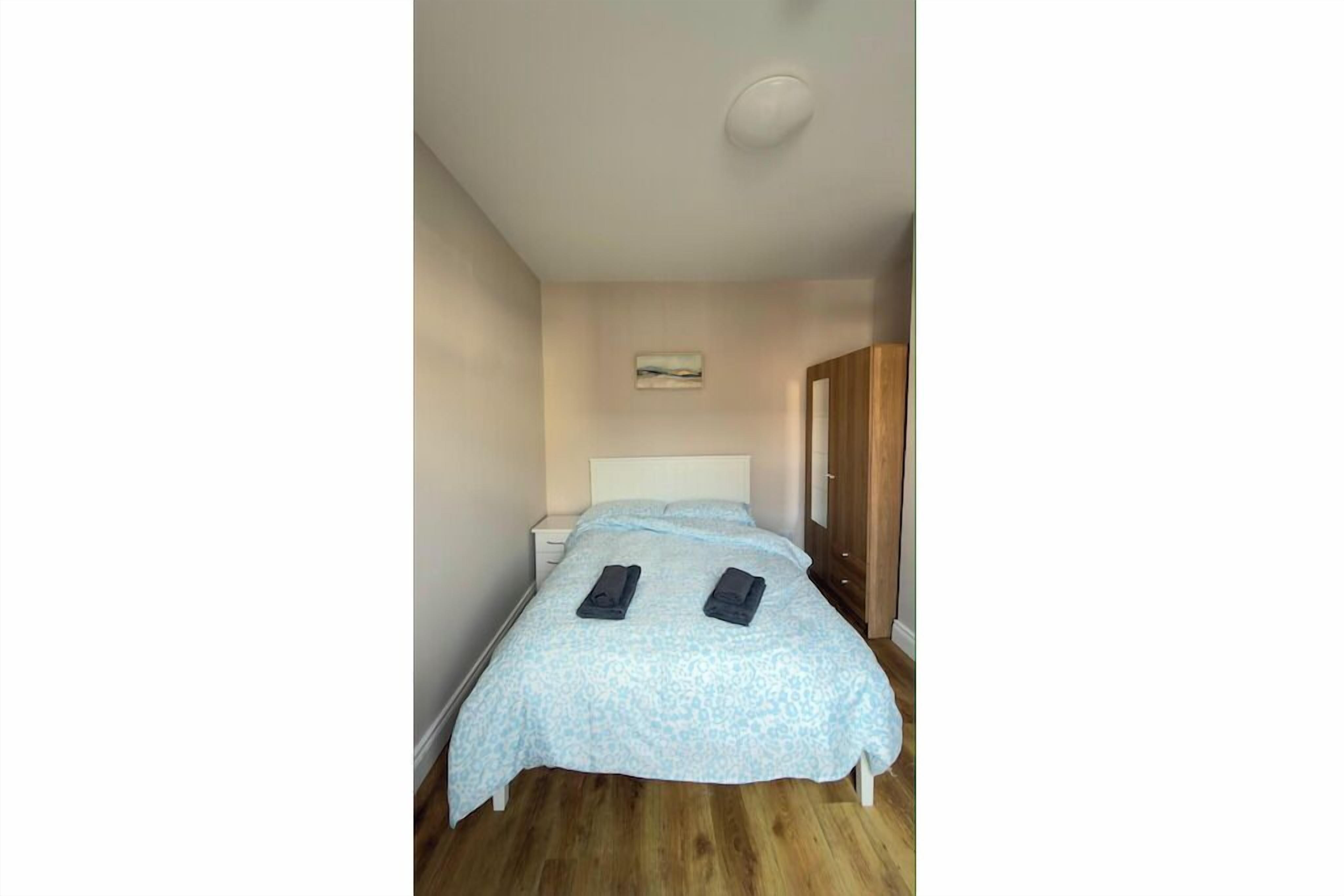 3 chambres, fer et planche à repasser, Wi-Fi gratuit, draps fournis
