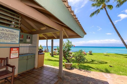Breath taking views, secluded sandy beach, oceanfront luxury