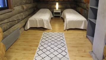 3 bedrooms, iron/ironing board, travel crib, WiFi