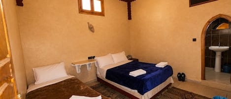 Habitación triple económica | Wifi gratis