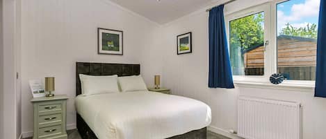 2 Schlafzimmer, individuell eingerichtet