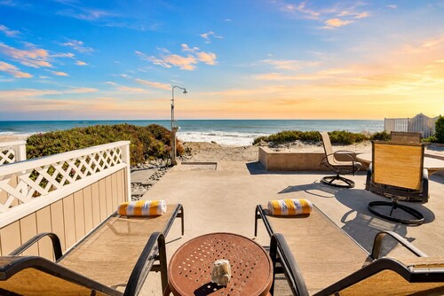 On The Sand, Endless Sunset Views, Perfect 4 Families!