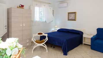 1 bedroom, iron/ironing board, bed sheets