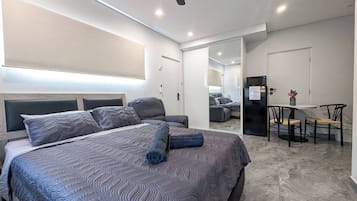 1 habitación, tabla de planchar con plancha, wifi gratis y ropa de cama