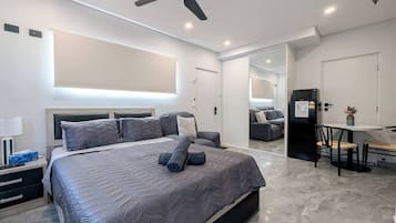 1 habitación, tabla de planchar con plancha, wifi gratis y ropa de cama