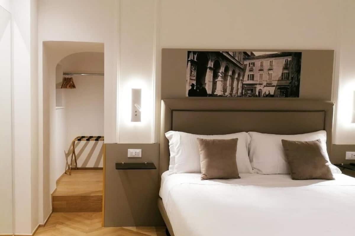 Habitación doble clásica | Caja de seguridad en la habitación, cortinas blackout y insonorización 