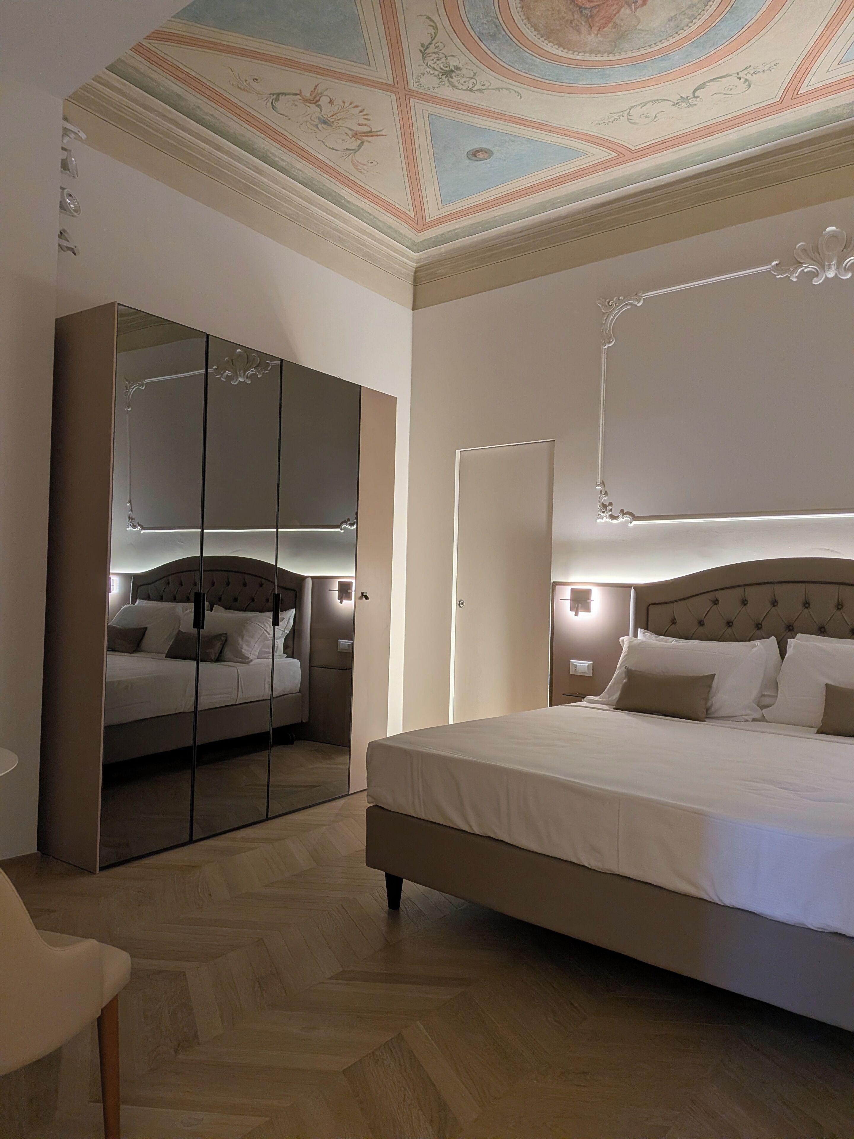 Junior Suite | In-room safe, blackout curtains, soundproofing, iron/ironing board