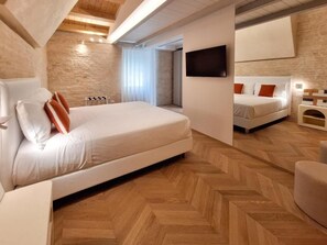 Deluxe Suite, Kitchenette | In-room safe, blackout curtains, soundproofing, iron/ironing board - Palazzo Cortesi Butique Hotel (Macerata)