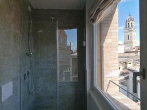 Panoramic Double Room | Bathroom | Slippers - Palazzo Cortesi Butique Hotel (Macerata)