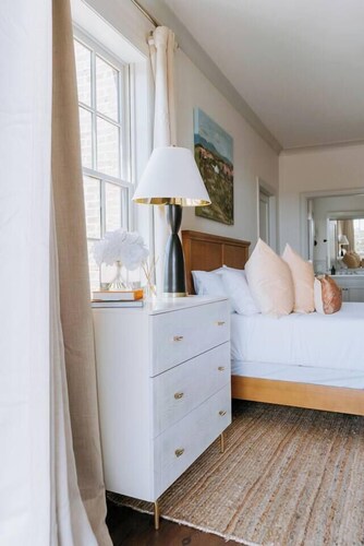 Lovely 2BR · Williams-Brice & Fort Jackson