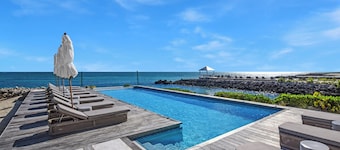 Beachfront Penthouse + Private Pool 3BR