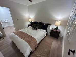 WiFi - Downtown 1-Bed, 1-Bath Modern Studio Apt. (Columbia)