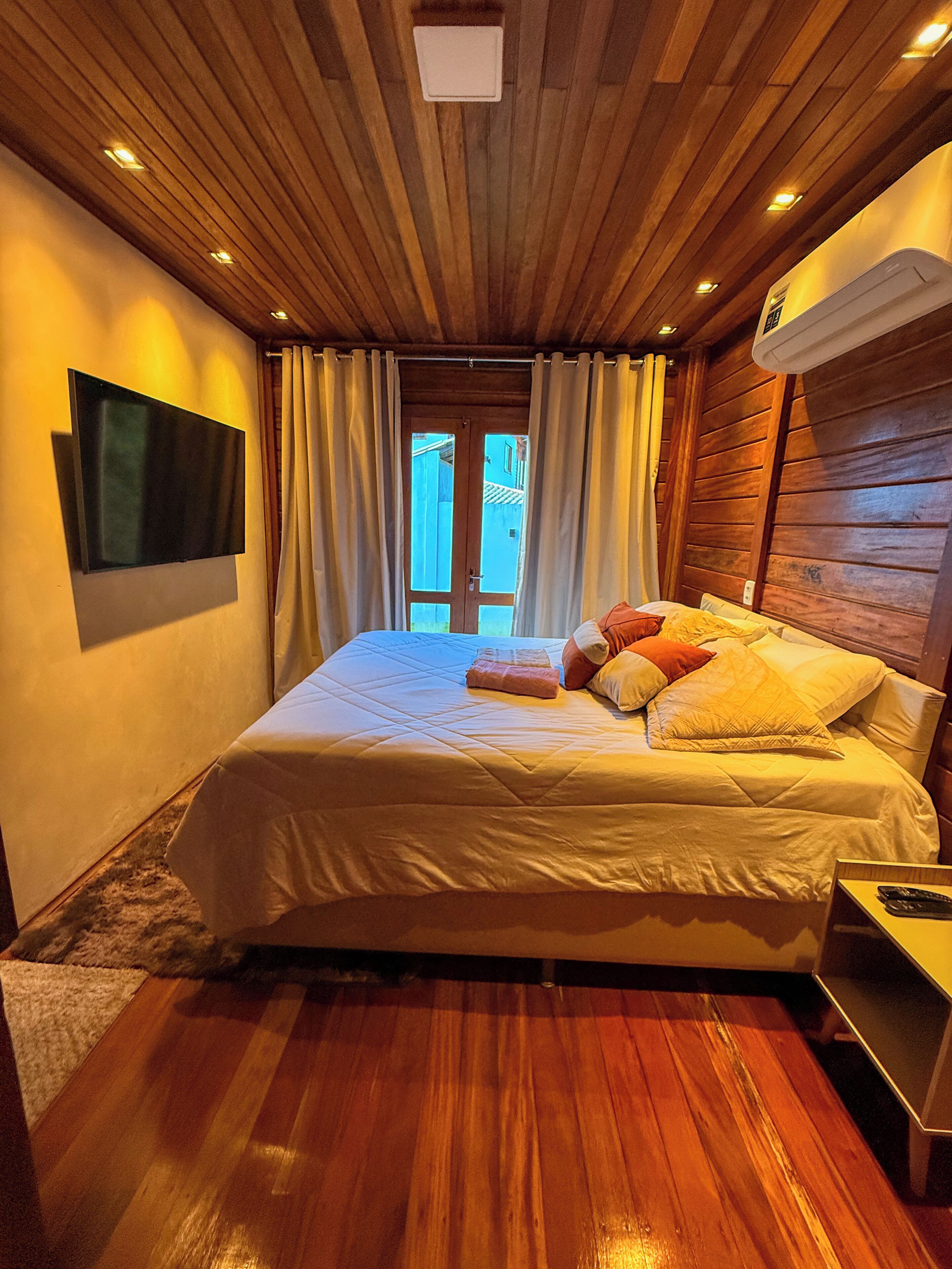 2 bedrooms, WiFi (free), bed sheets
