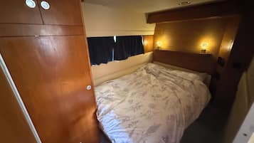 WiFi (free), bed sheets