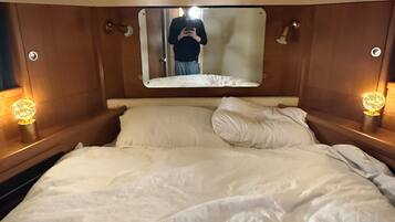 WiFi, bed sheets
