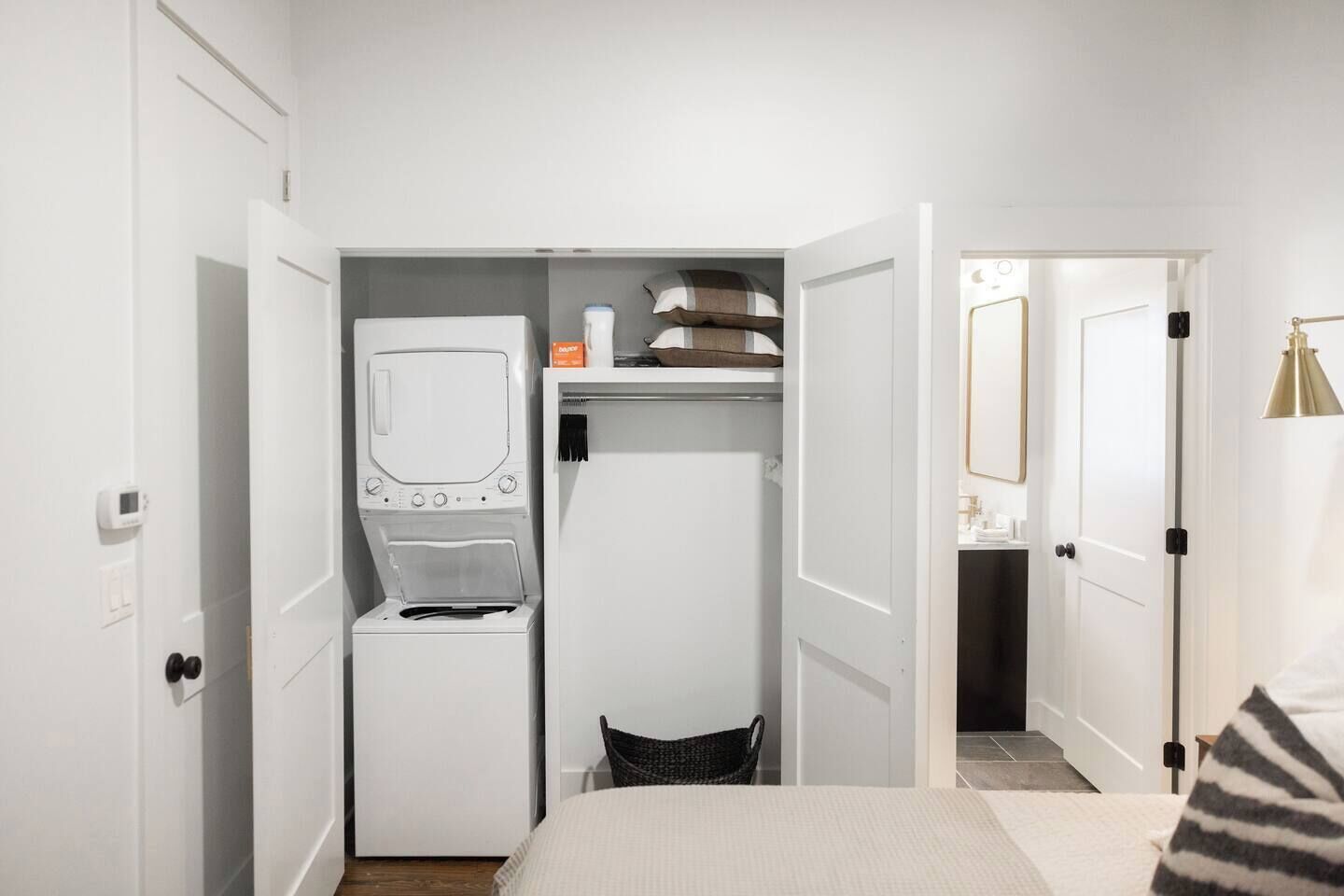 1 chambre, bureau, fer et planche à repasser, Wi-Fi