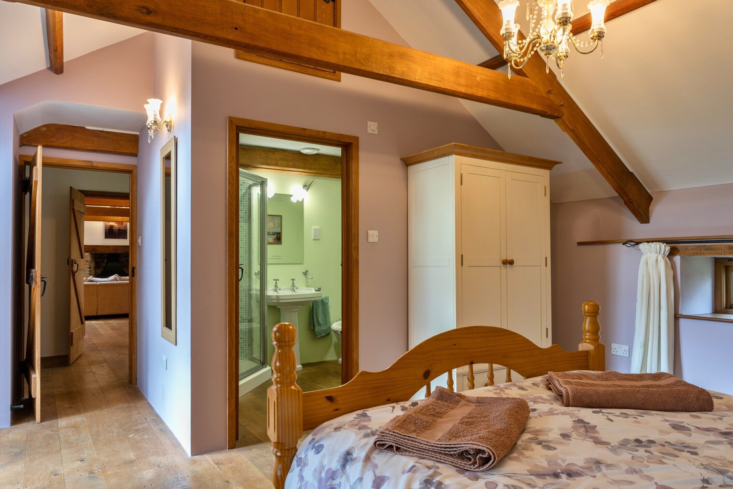 Cottage | 2 bedrooms, iron/ironing board