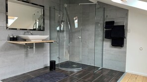 Bathroom - A village house located 350 meters from the D-Day beaches. (Lion-sur-Mer)