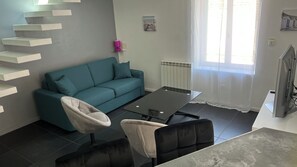 Living area - A village house located 350 meters from the D-Day beaches. (Lion-sur-Mer)