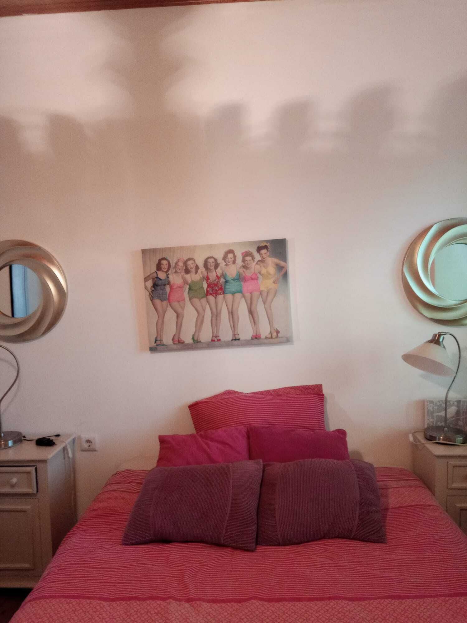 3 bedrooms, iron/ironing board, WiFi (free), bed sheets