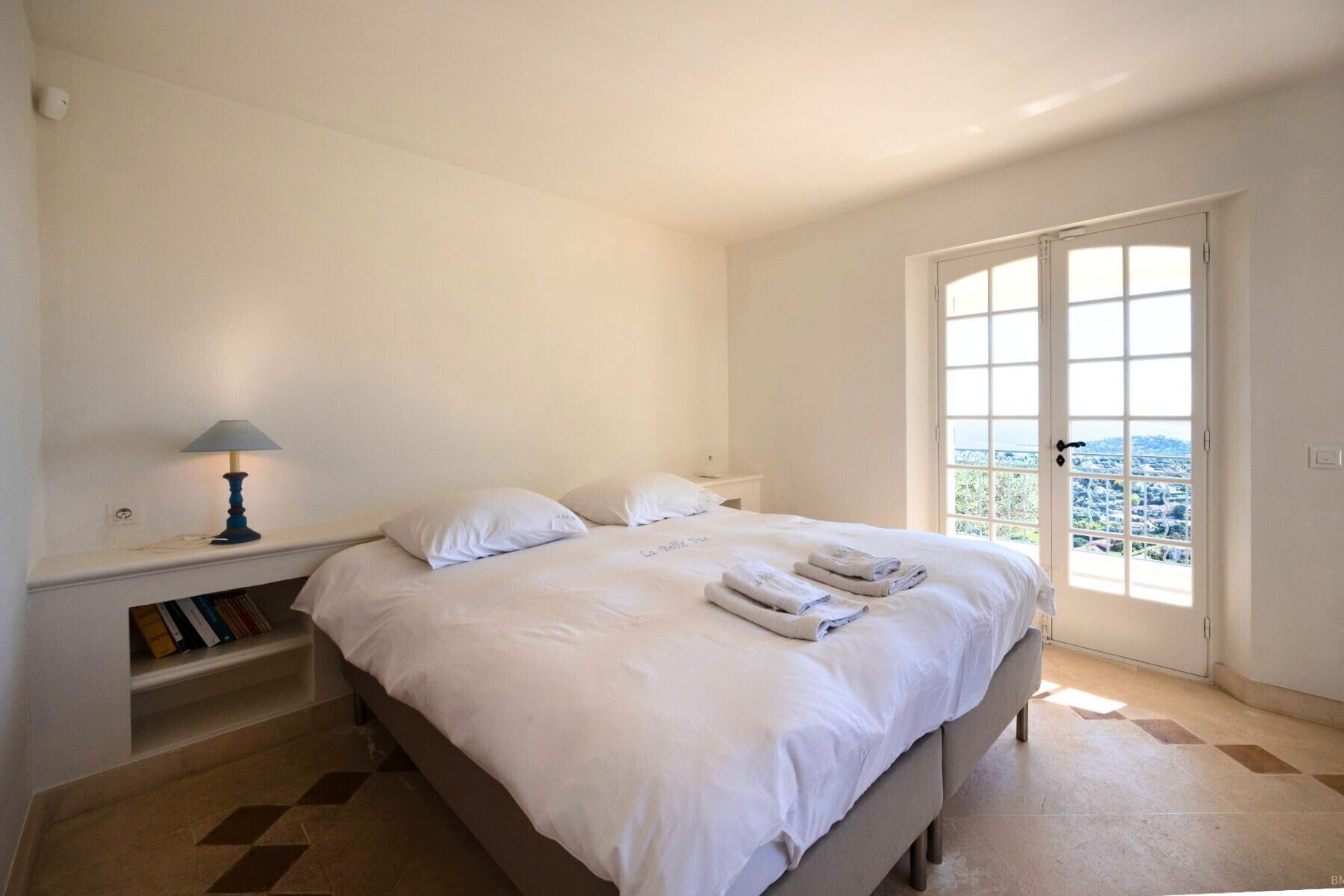 5 quartos, Wi-Fi, roupa de cama