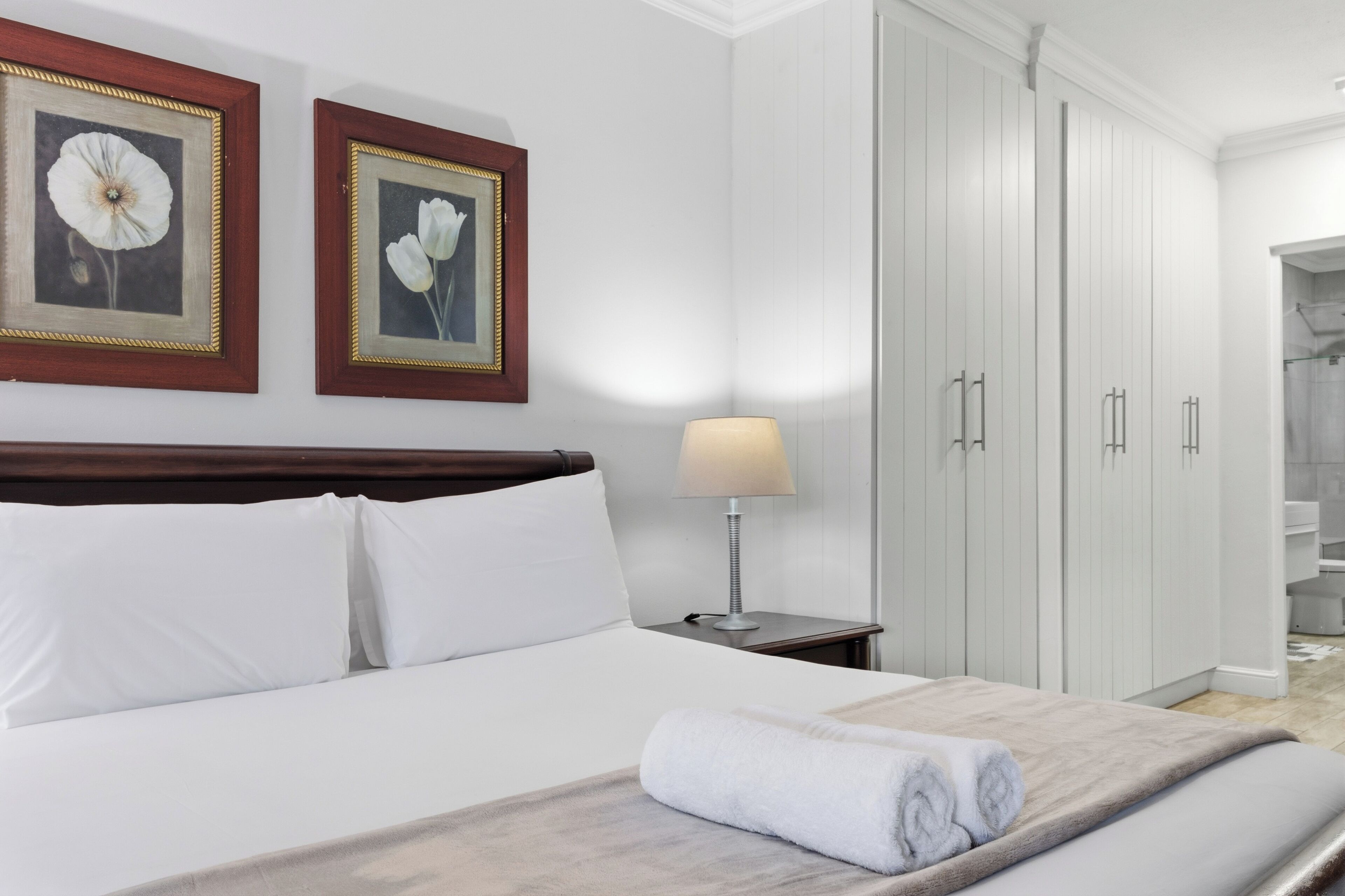3 bedrooms, in-room safe, iron/ironing board, WiFi (free)
