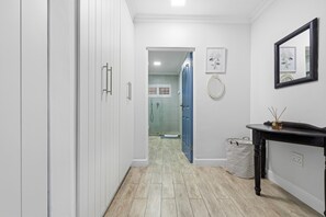 Shower, hair dryer, towels, soap - Paradise Beach Apartment | Pool | Ballito (Dolphin Coast)