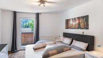 3 室のベッドルーム、WiFi、ベッドシーツ
