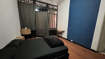 1 habitación, internet y ropa de cama
